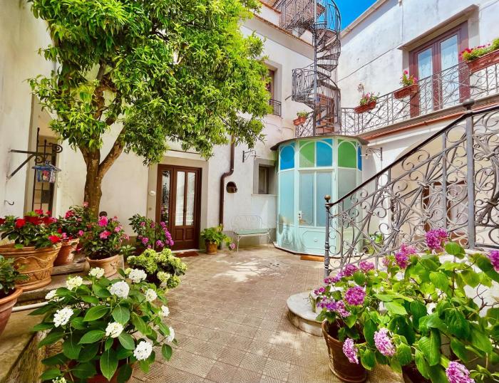 La Dimora: Relax in a lovely garden