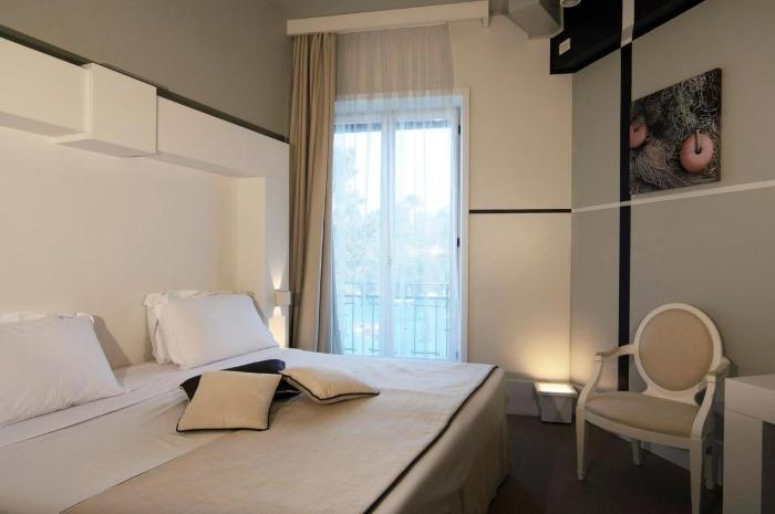 Portofino Deluxe Family Suite - balcony, sea view, private hotel beach