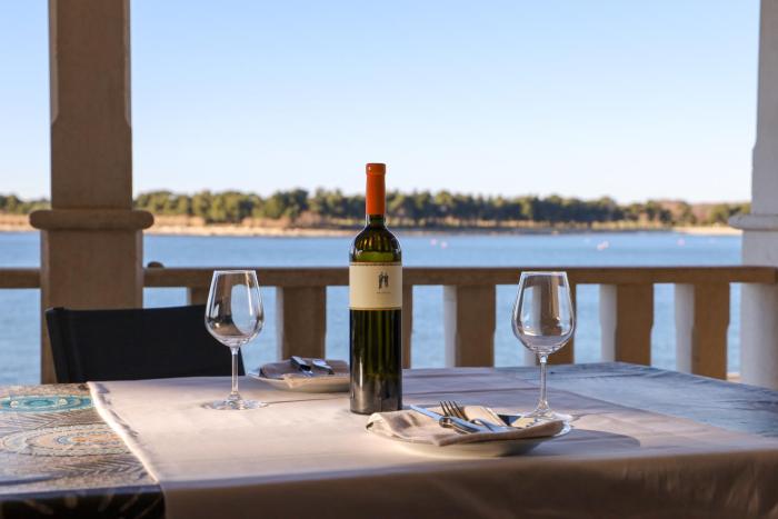 City Center Coastal Escape - Apartments with Sea View or Cozy Room