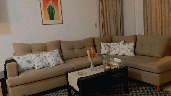 Elegant apartment facing eastern market