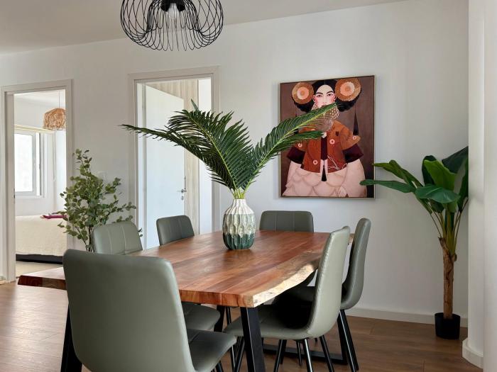 TH0 Luxury two bedrooms Apartments with High-Tech Amenities