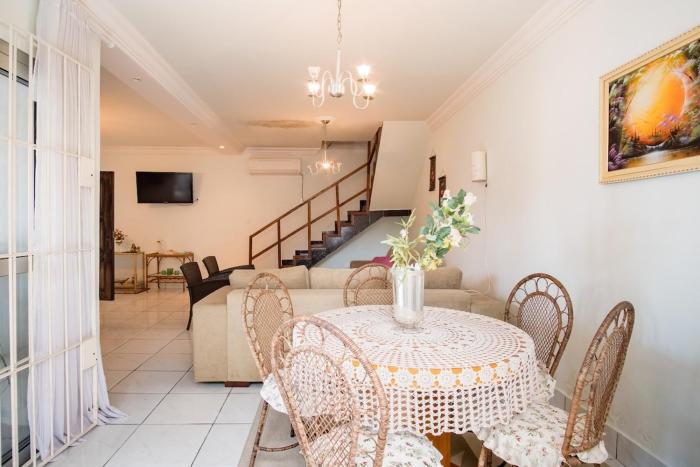 Casa em Caragua com piscina ar condicionado e estacionamento