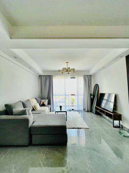 Urban Tranquil Haven Riverside Drive