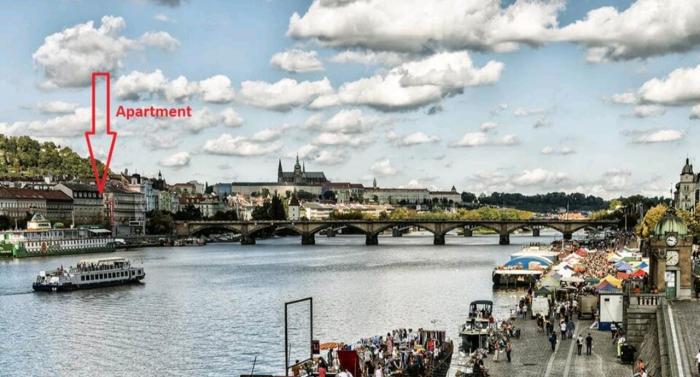 Urban, 2 Bedroom, six min tram Charles bridge