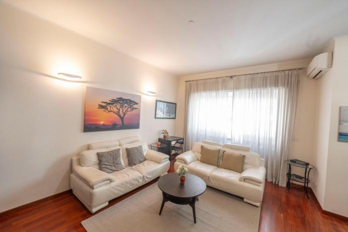 St Peter new and lightsome apartment with balcony