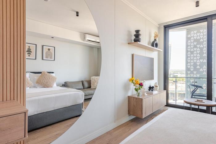 Cozy Stay at The Ellipse Waterfall