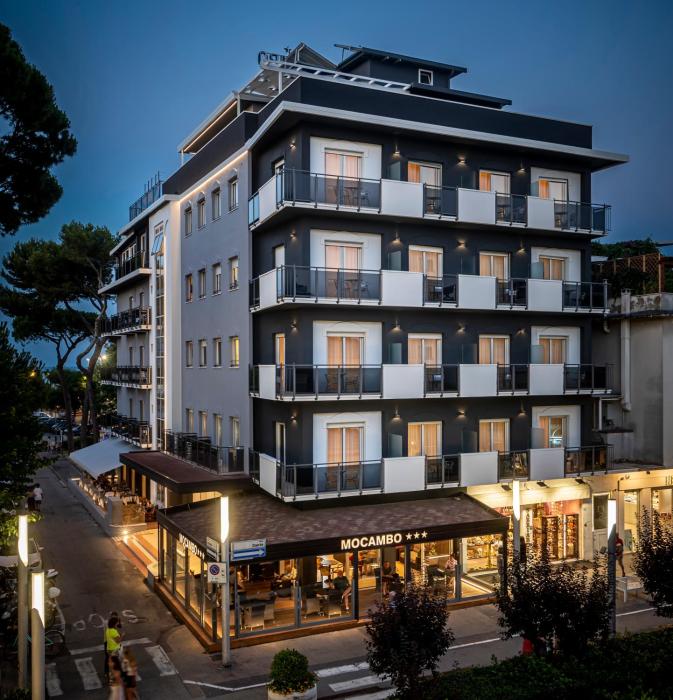 Hotel Mocambo Riccione CENTRALISSIMO AL MARE
