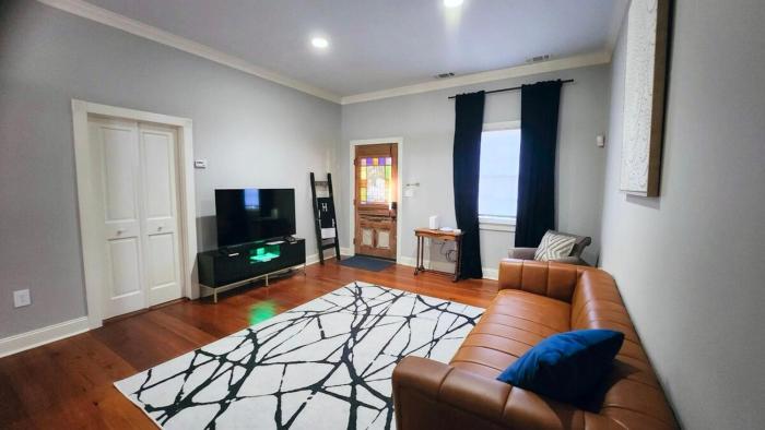 Beautiful Home in Historic Savannah 3Bed 3Bath