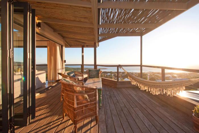 Sunset Villa Scarborough with Pool and Garden