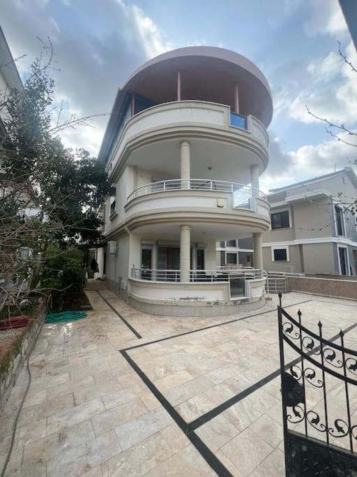 Modern Villa with Pool in Didim - Dream Vacation