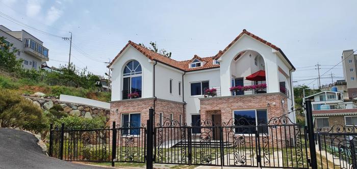 High-Quality House Ocean view