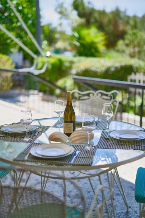 Elegant family apartment with marvelous garden