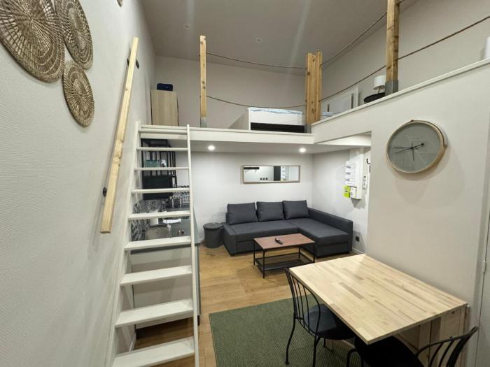 Cosy air-conditioned studio terrace