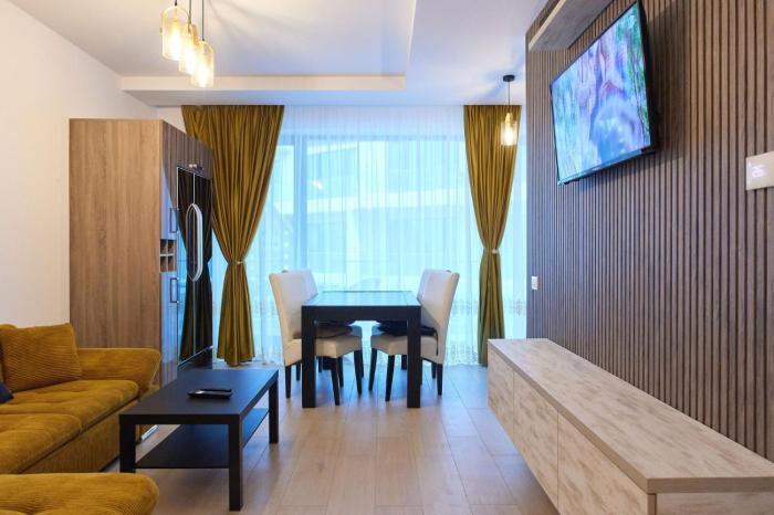 Panoramic Lake View Apartment