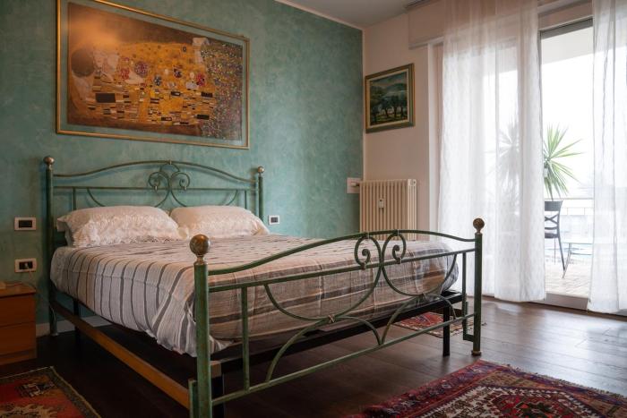 Elegante Alloggio con Parcheggio Gratuito