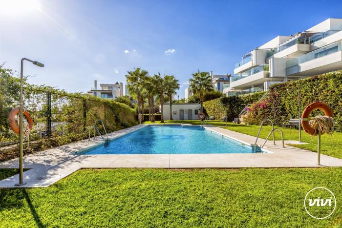 ViVi Homes - Casa Ferli Marbella Pool, Garden, Golf & Sea View