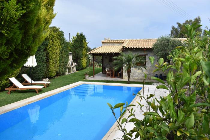 private villa near Arvi