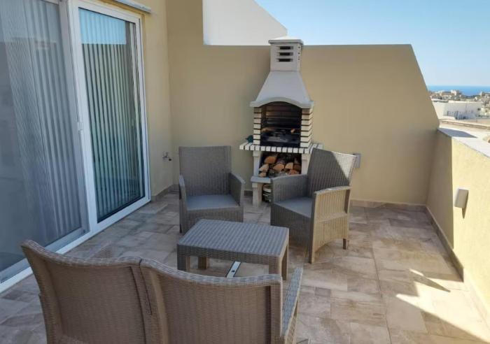 Lovely 1-bedroom penthouse with BBQ area