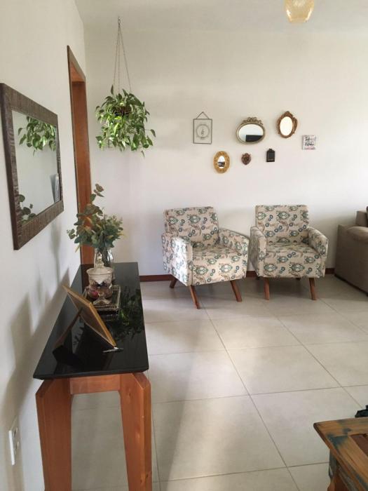 Casa até 6 pessoas, 4 colchoes, 1 cama queen, 2 banheiros