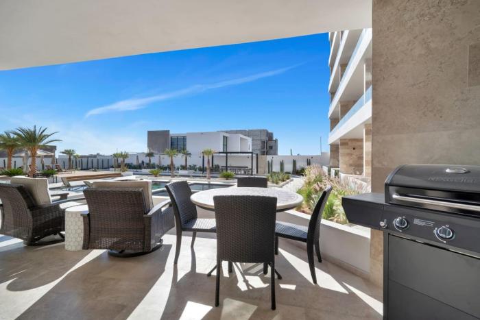 2 Pools Jacuzzi Close to Beaches Rooftop Cozy