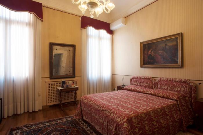 Camera doppia con bagno e terrazza