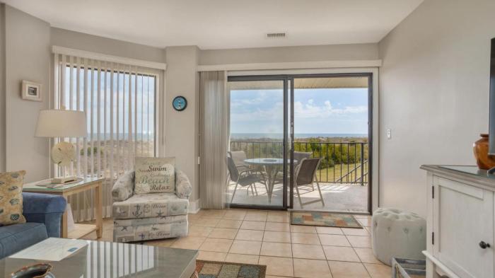102 Sea Cloisters Oceanfront First Floor Condo Walk out to beach from back deck King 2 Double