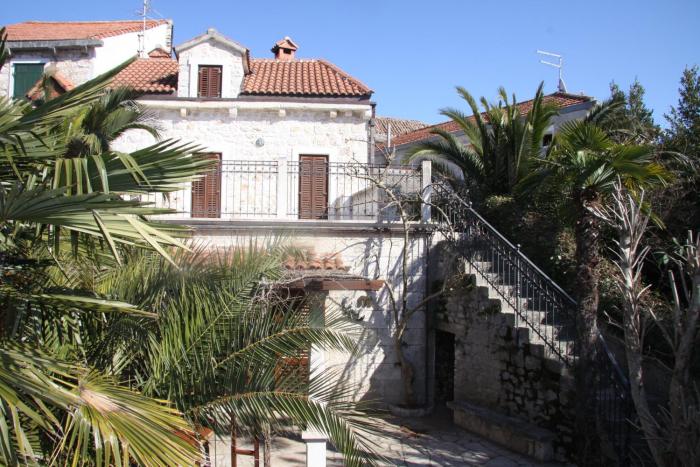 Seaside holiday house Sutivan, Brac - 23655