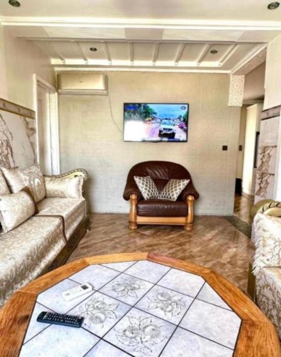 Hola bonjour salut nador