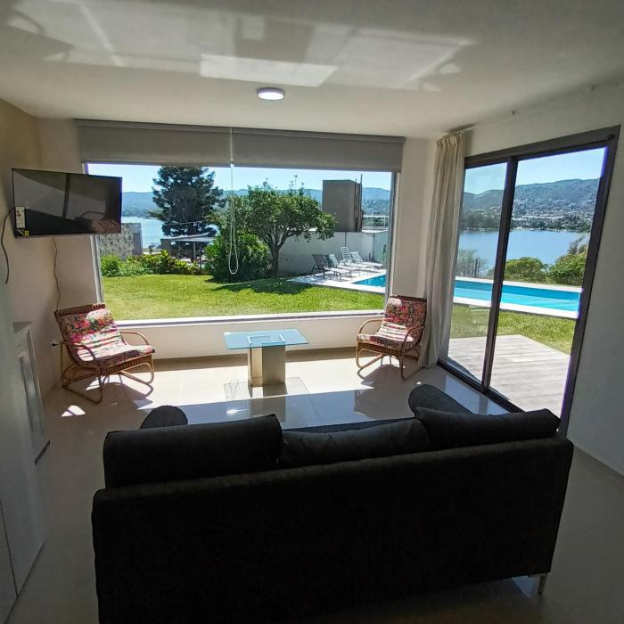 Casa en Villa Carlos Paz con pileta y vista al Lago IG alquilervillacarlospaz