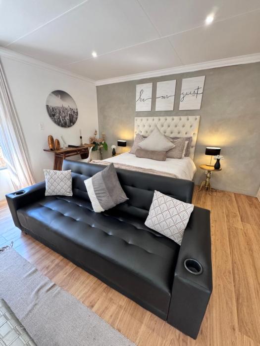 Cozy Suburban Escape