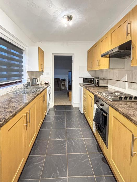 1 Bed Central Grantham - Sleeps 4 - Garden - Amaya Two - Free Gym Access