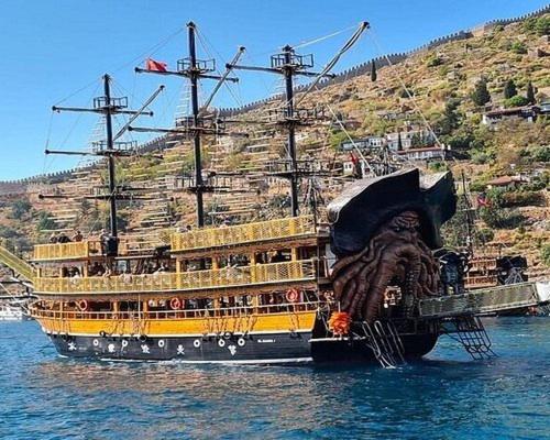 Boat tour with lunch in Alanya 4 hours trip