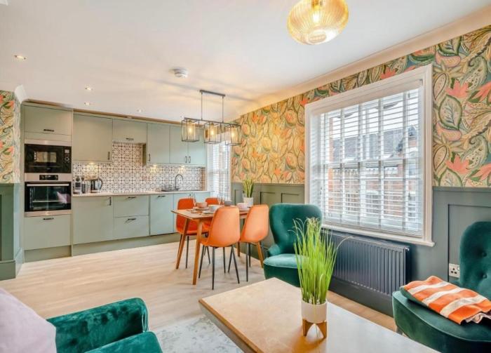 Bettys Spa Penthouse- 2bed Luxury Appt, parking