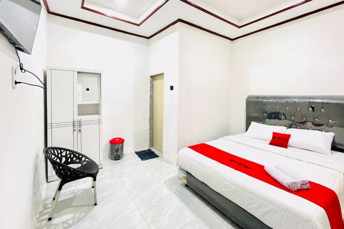 RedDoorz at Hardi Homestay near Funland Berastagi