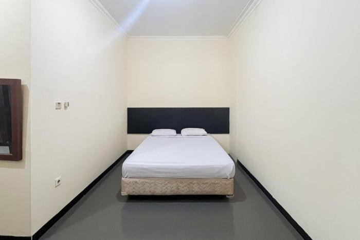 Urbanview Hotel Transit Near Bandara Sultan Hasanuddin