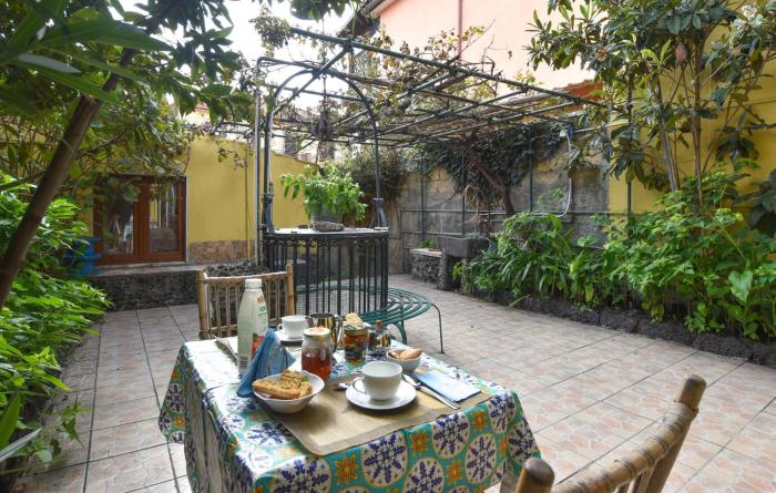 1 Bedroom Gorgeous Home In Mascalucia