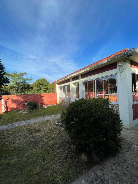 Cosquin , casa en barrio residencial