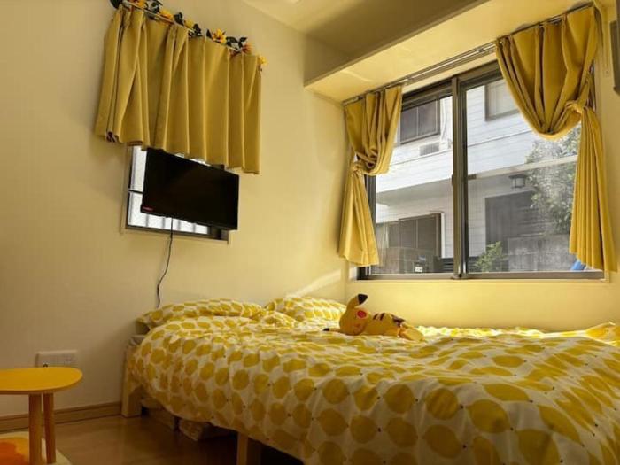 新宿まで1駅 駅徒歩4分 大久保コリアンタウン徒歩1分 Pikachuイエローキュートな1階ルーム