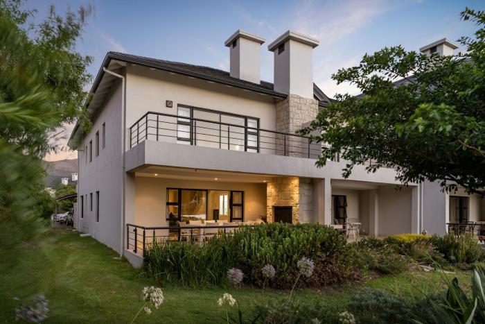 Pearl Valley family golf lodge on nature lake with mountain views