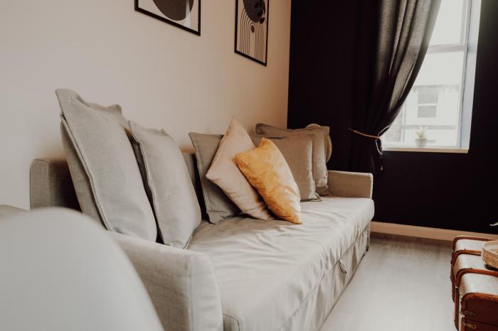 Spacious City Apartment-Sleeps 4-Sofa Bed- Free Parking