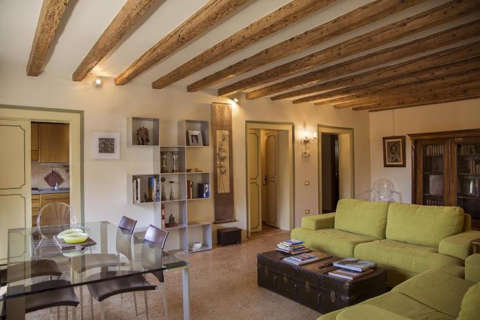Real Venetian Apartment, 300 m from Rialto bridge, 100 sqm