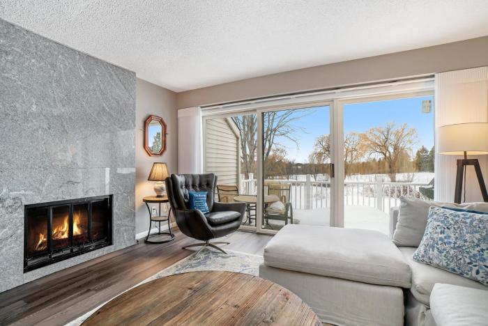 Tee Time on Valleyway Drive