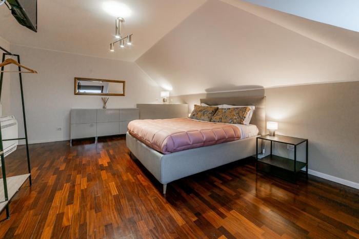 Elegant Penthouse - Metro Conca dOro & Terrace