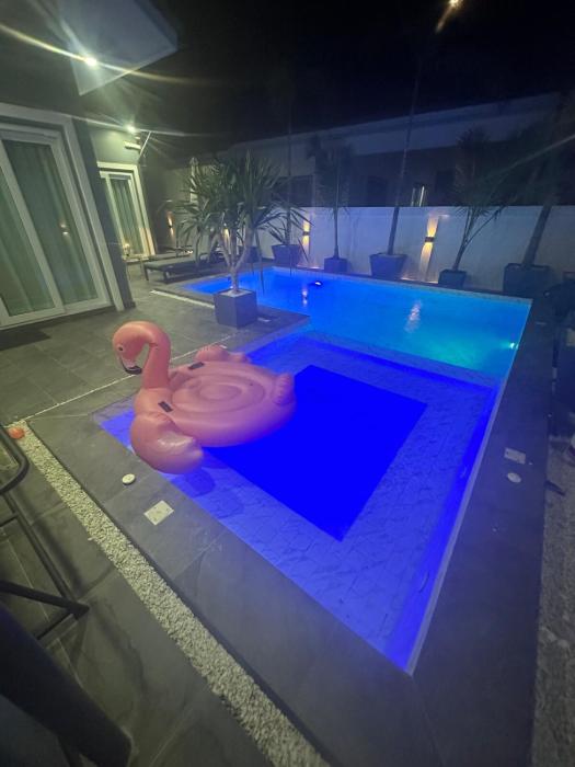 Luxury Pool Villa Pattaya A11