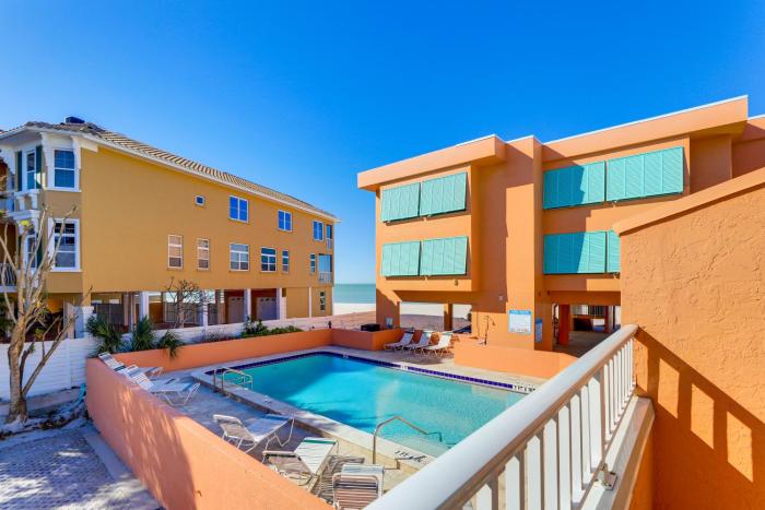 Steps to Beach Bradenton Beach Condo with Deck