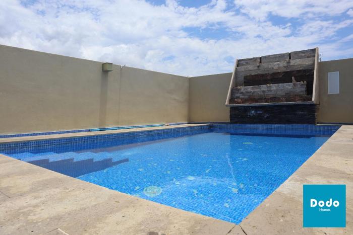 Torre con alberca a 1 cuadra de la playa