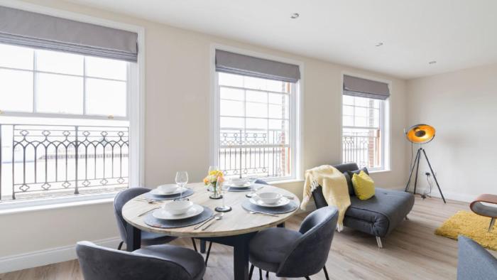 South Quay Penthouse - 2 Bed
