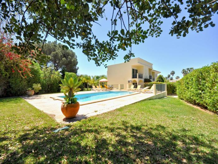 Villa in Vilamoura near Falésia Beach