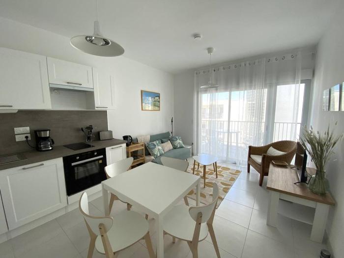 Royan T2 2* avec Balcon et Parking à 250m de la Plage - FR-1-738-37