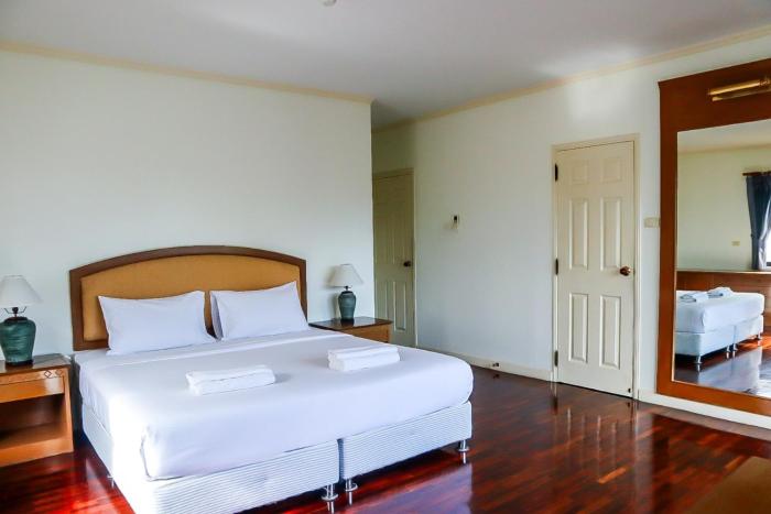 Seastar Hotel and Service Apartment